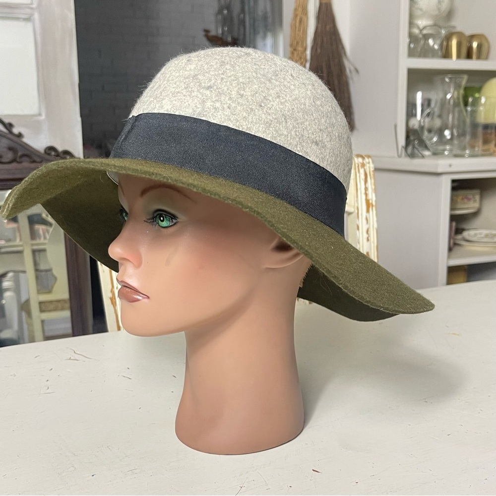 Two tone wool felt floppy hat